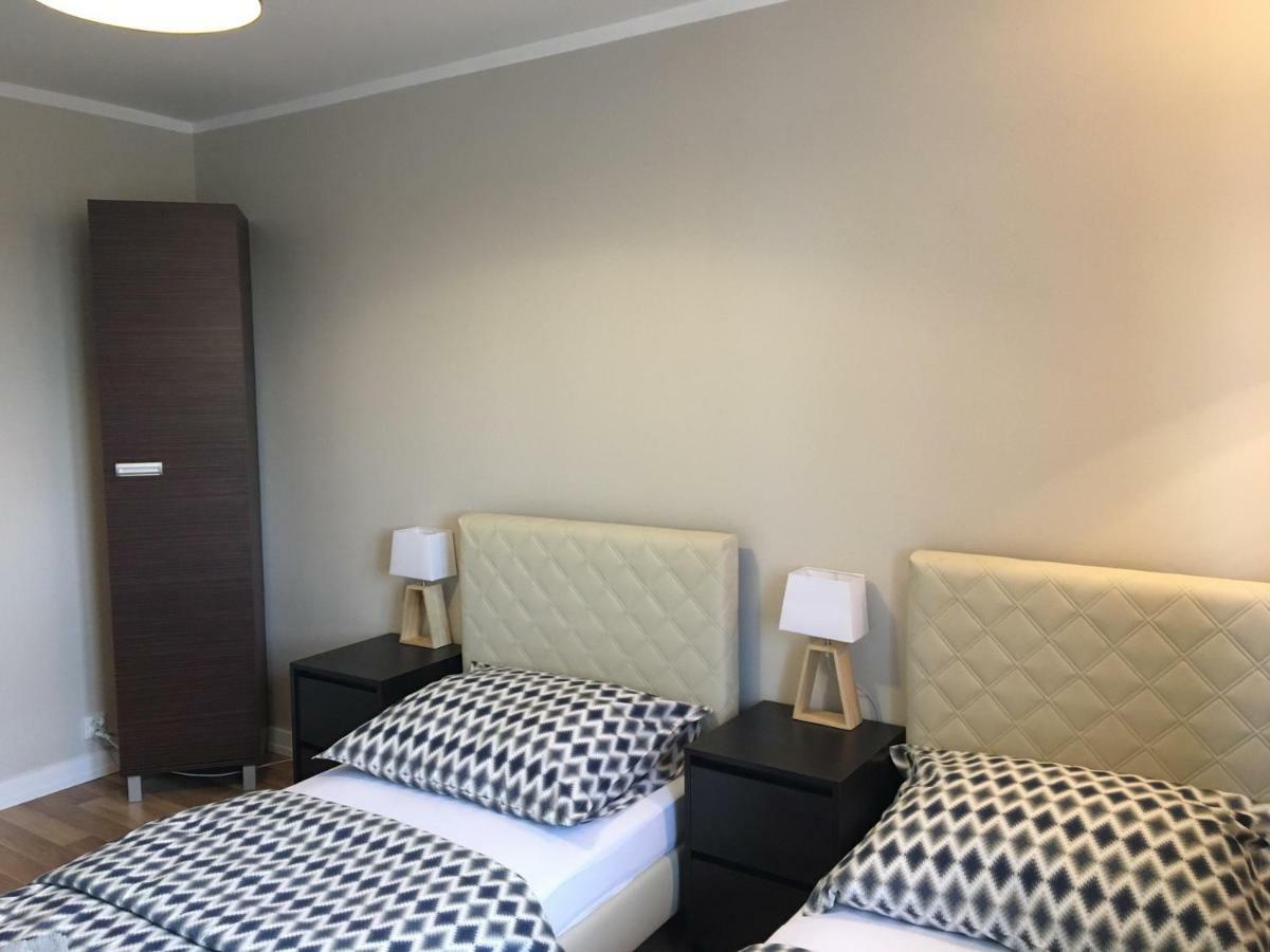 Family & Business Elegant Apartments Rynek Centrum Downtown - 2 Bedroom, Balcony, Parking Kielce Esterno foto